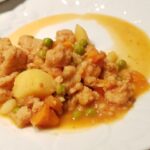 spezzatino di soia con verdure e salsa di pomodoro