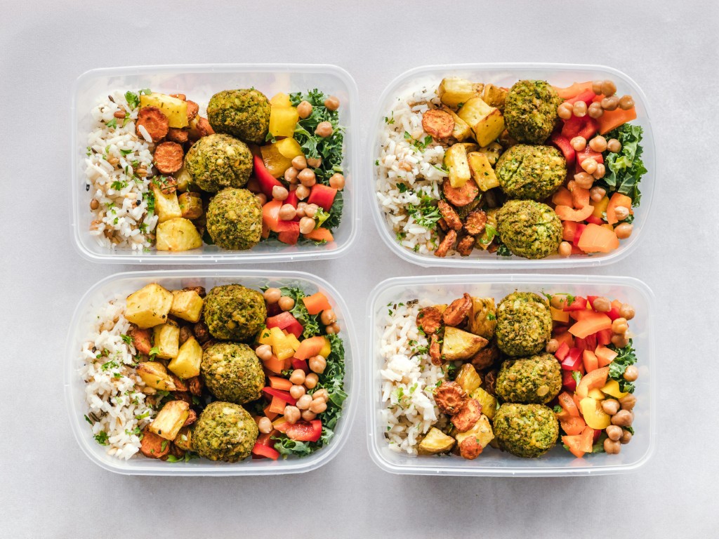 meal prep organizzazione pasti settimanali in contenitori